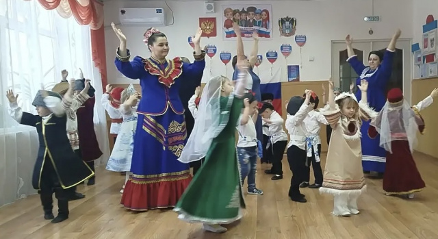 Год единства народов России - МБДОУ детский сад № 17 Колобок