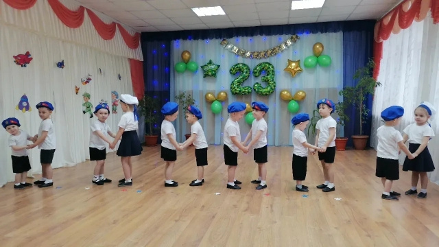 День защитника Отечества - МБДОУ детский сад № 17 Колобок