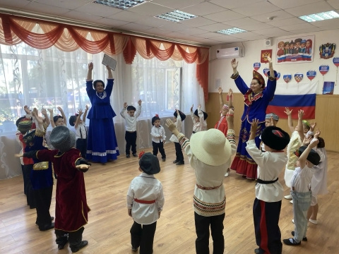 День дружбы народов - МБДОУ детский сад № 17 Колобок